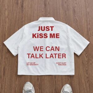 Manfinity Roghcode Casual Cropped Loose Red Slogan Graphic Print White Pattern Shirt