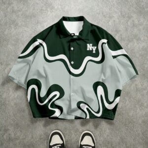 Manfinity EMRG Graphic Print Front Button Casual Short Sleeve Cropped Shirt