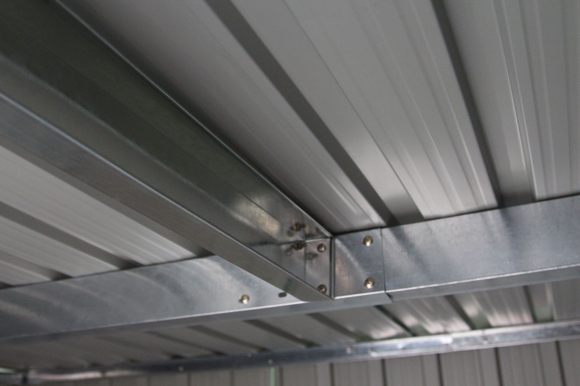Galvanized Sheet Garden Shed Tool Storage Shed Double Door 2 Vents, 277x191x192cm, Gray and White - - Image 7