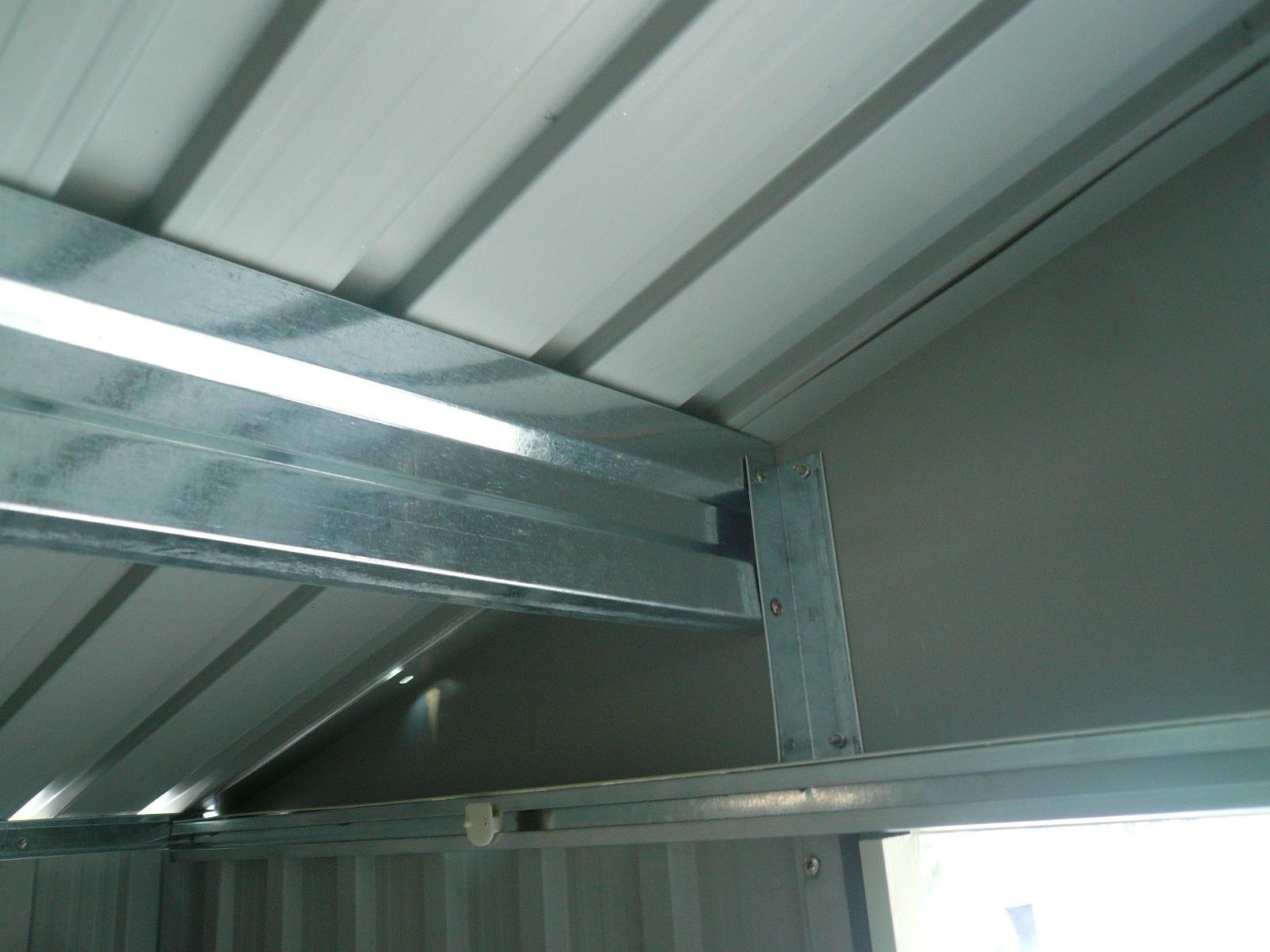 Galvanized Sheet Garden Shed Tool Storage Shed Double Door 2 Vents, 277x191x192cm, Gray and White - - Image 10